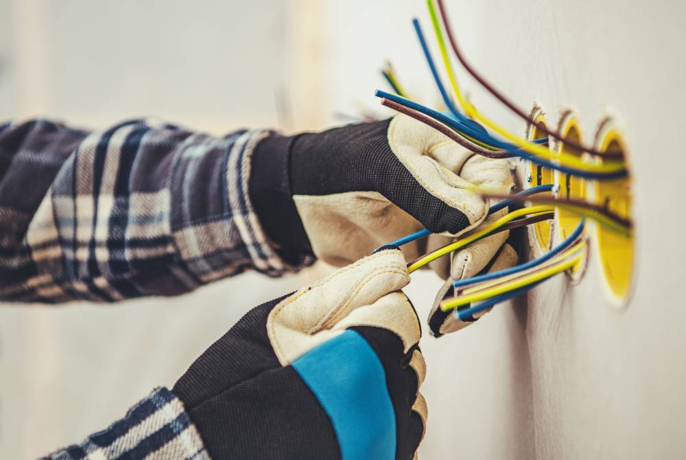 électricité près de Noues de Sienne